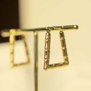brinco triangulo bambu dourado